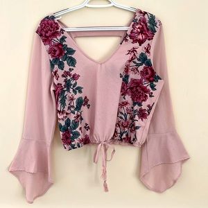 RUE21 Pink Floral Flared Sleeve  V-NECK Crop Top NWOT